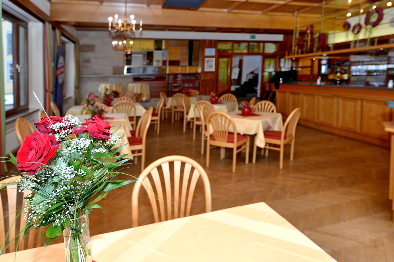 Bildungshaus Schloss Krastowitz Hotel Klagenfurt am Woerthersee Buitenkant foto