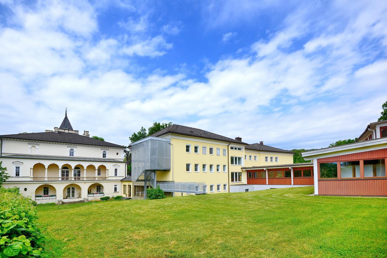 Bildungshaus Schloss Krastowitz Hotel Klagenfurt am Woerthersee Buitenkant foto