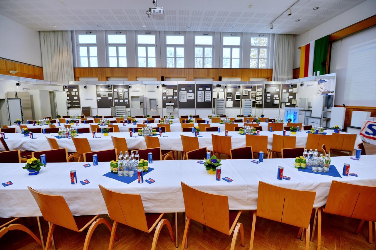Bildungshaus Schloss Krastowitz Hotel Klagenfurt am Woerthersee Buitenkant foto
