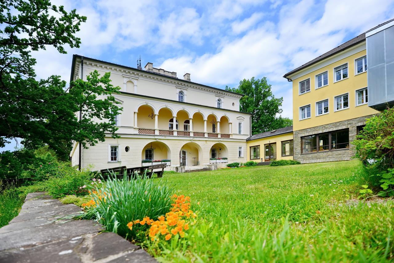 Bildungshaus Schloss Krastowitz Hotel Klagenfurt am Woerthersee Buitenkant foto